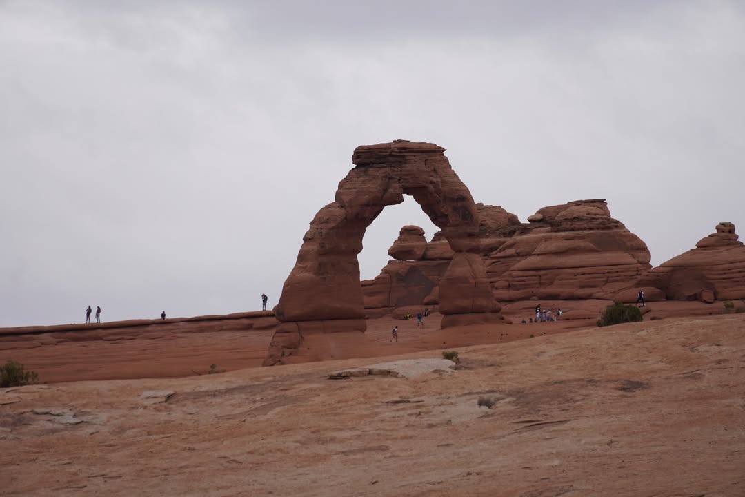 Delicate Arch from lower viewpoint