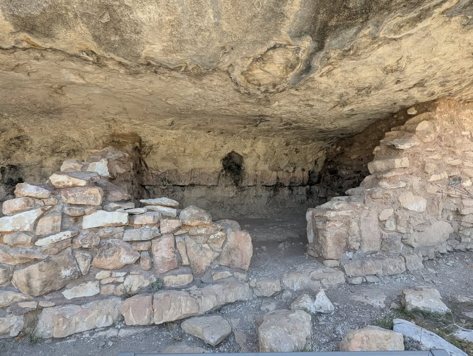 Sinagua Cliff Dwelling on Walnut Canyon Island Trail