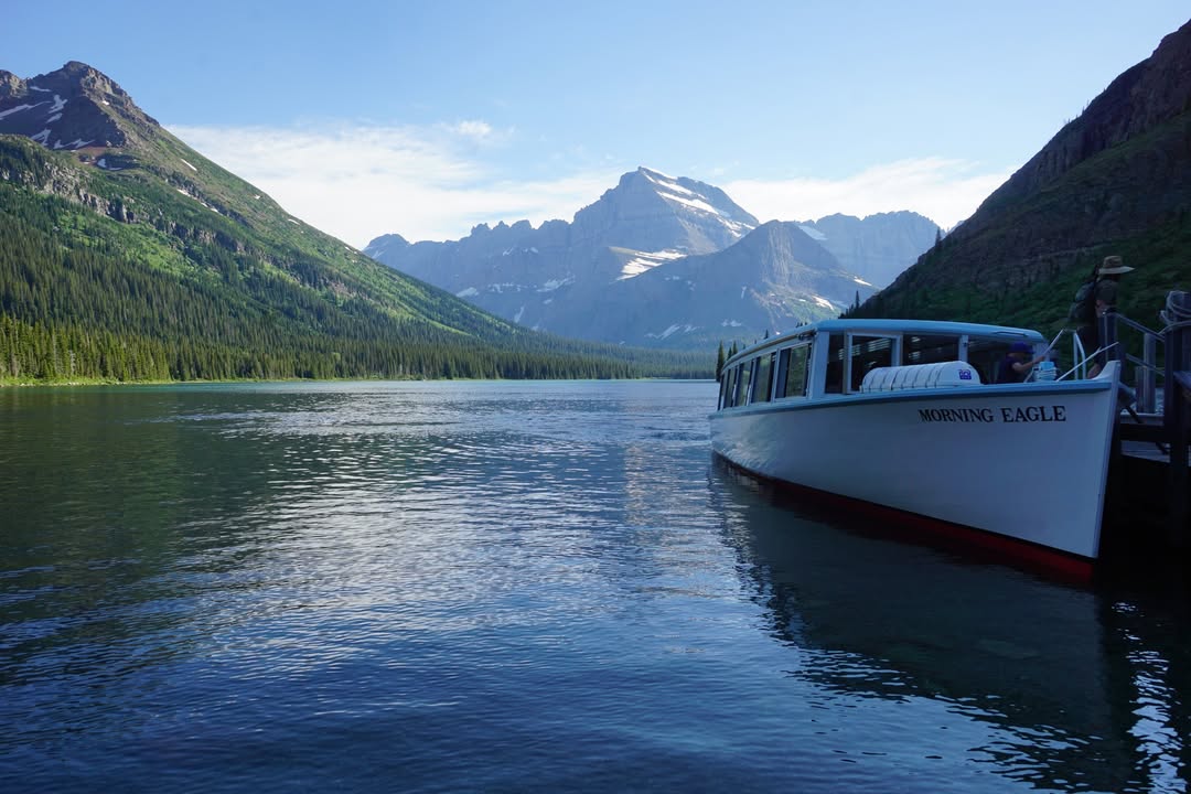 Departing Morning Eagle on Lake Josephine