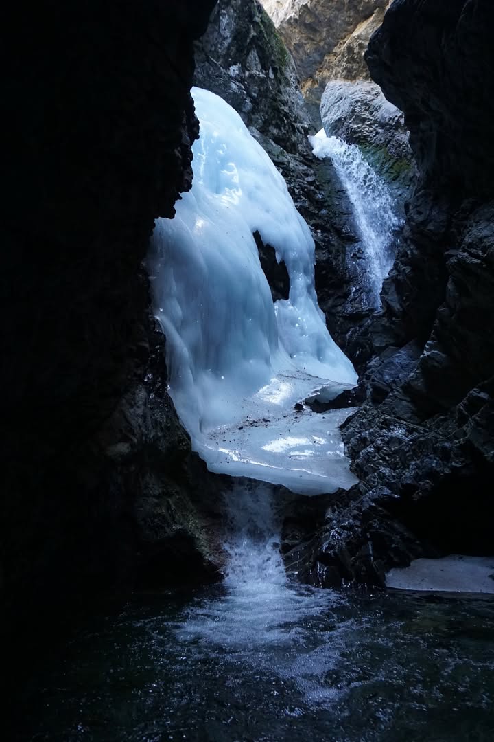 Frozen Zapato Falls