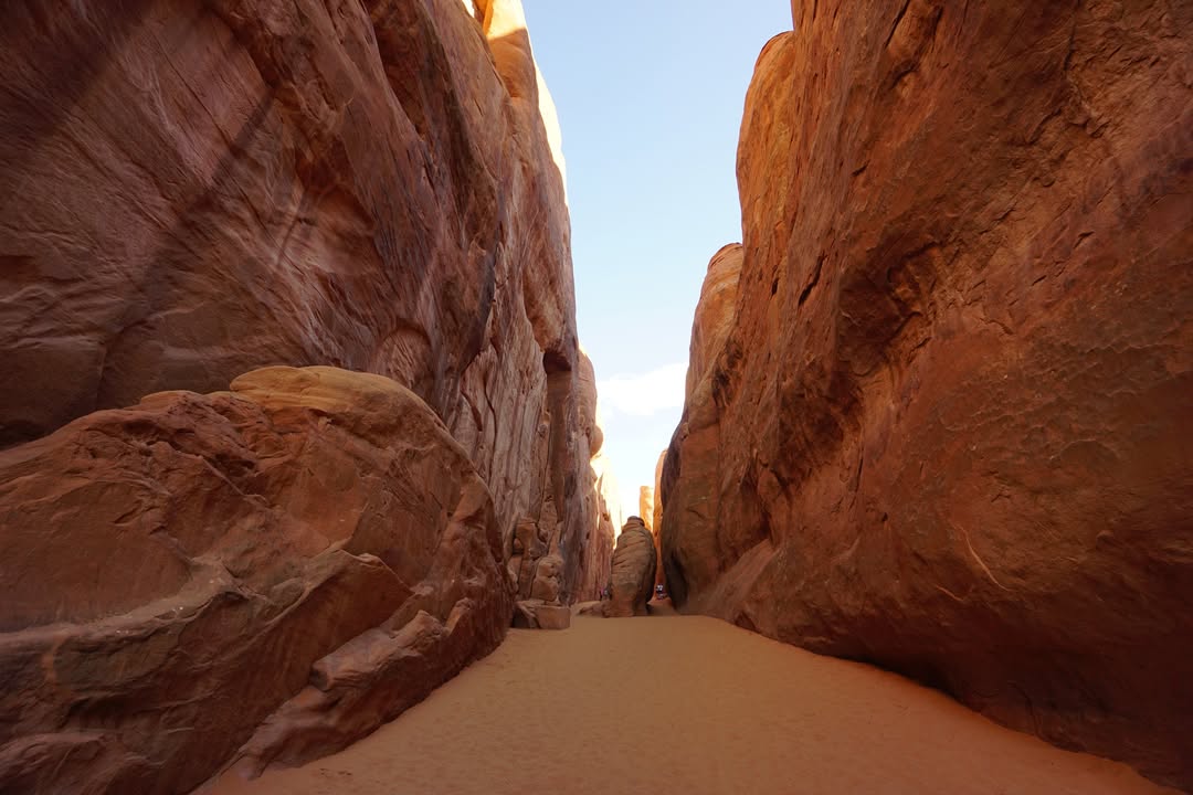 Sand Dune Arch Trail