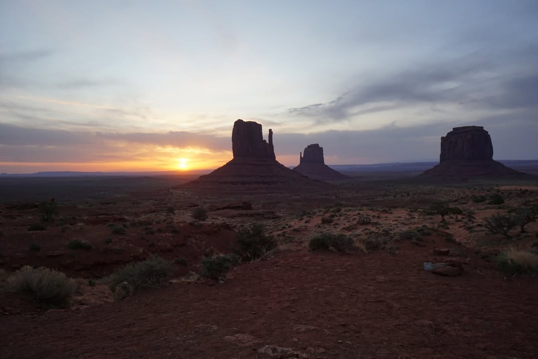 Sunrise in Monument Valley