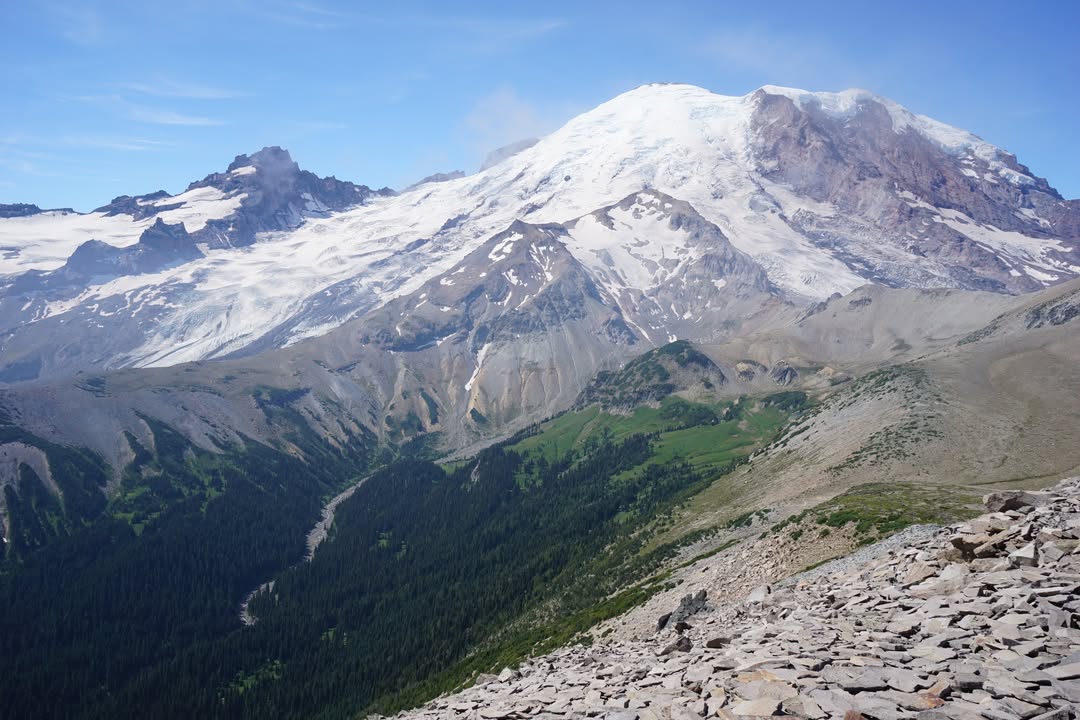 Mount Ranier from Burroughs 2