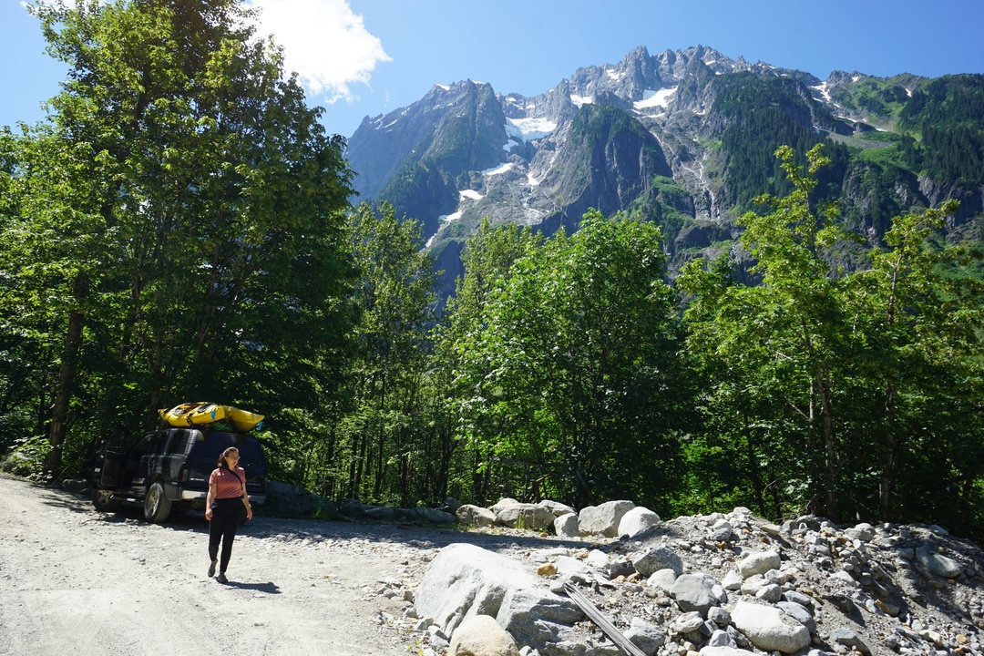 Pullout along Cascade River Road
