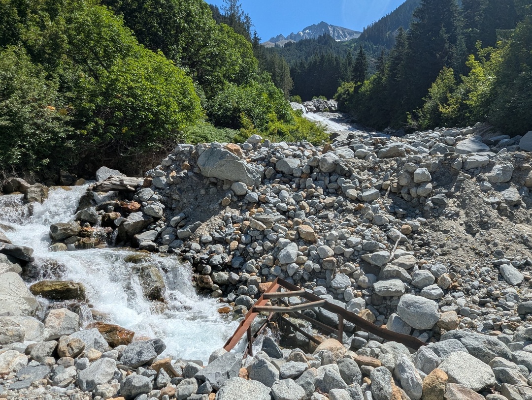 Roadside Cascades on Cascade River Road