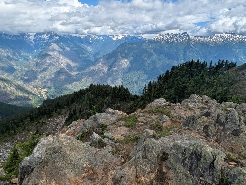 Thorton Lake to Trappers Peak Trail Views