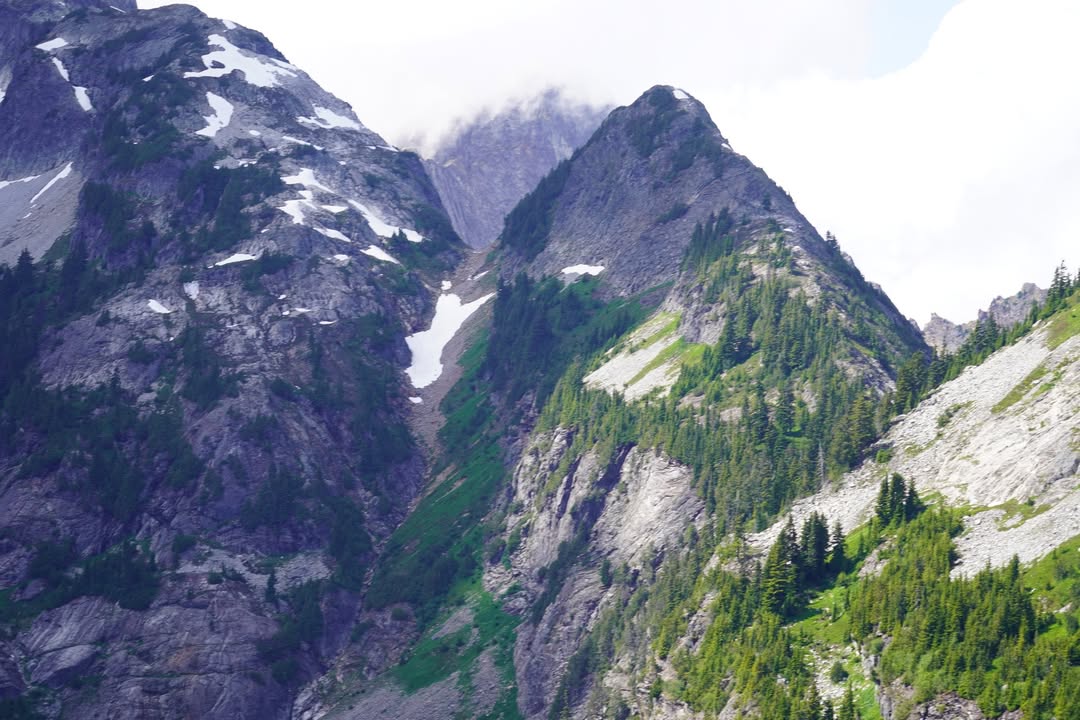 Thorton Lake to Trappers Peak Trail Views