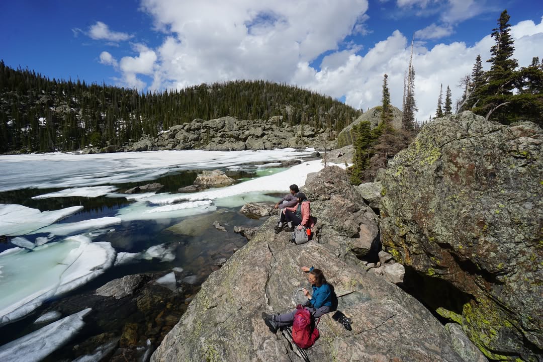 Lake Haiyaha and surrounding boulders