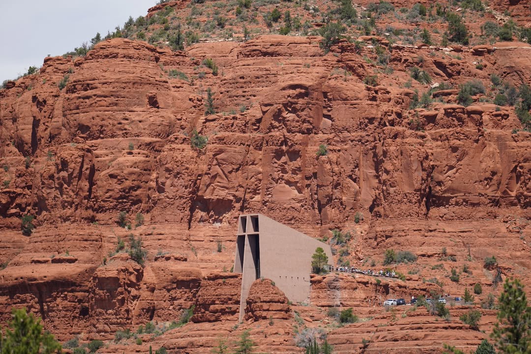Chapel of the Holy Cross viewed from Little Horse Trail