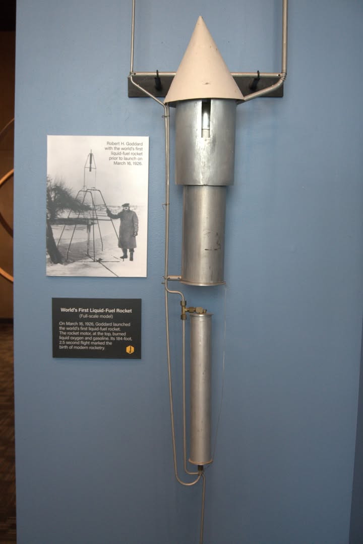 World's First Liquid Fueled Rocket
